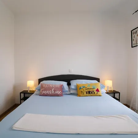 Sunny For 2 * Murter